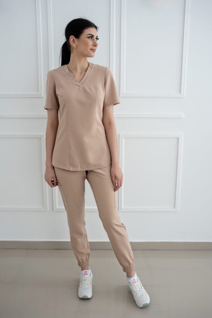 Bluza Medyczna – Cappuccino Scrabme Slit Pocket