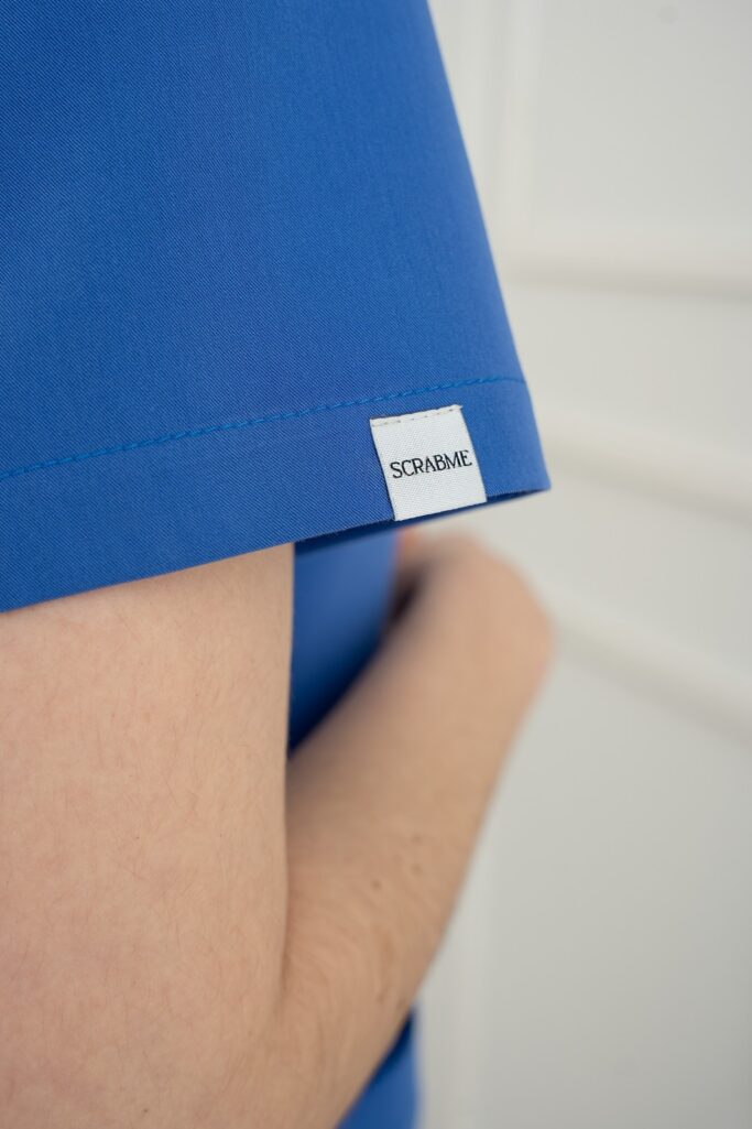 Bluza Medyczna – Blue Scrabme Front Pocket