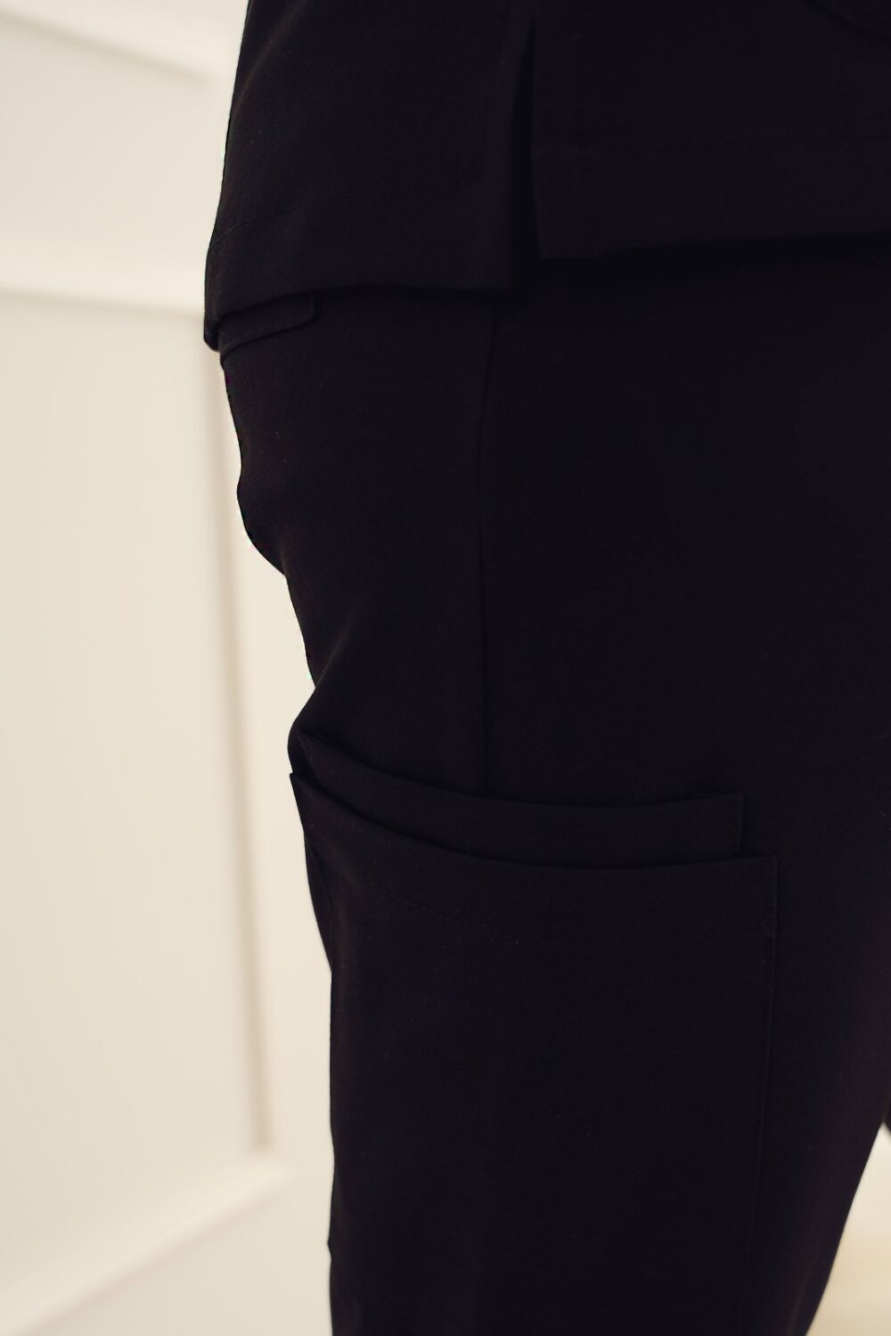 spodnie-czarne-01-scrabme