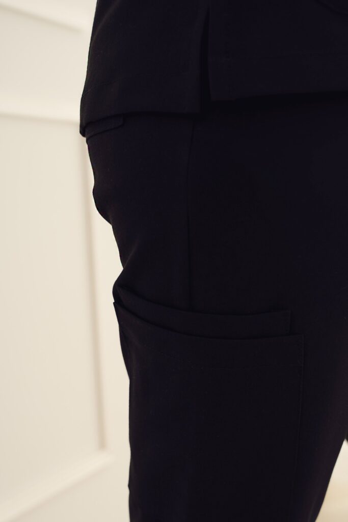 Spodnie Medyczne Joggery – Black Scrabme