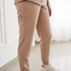 spodnie-joggery-cappuccino-3-scrabme