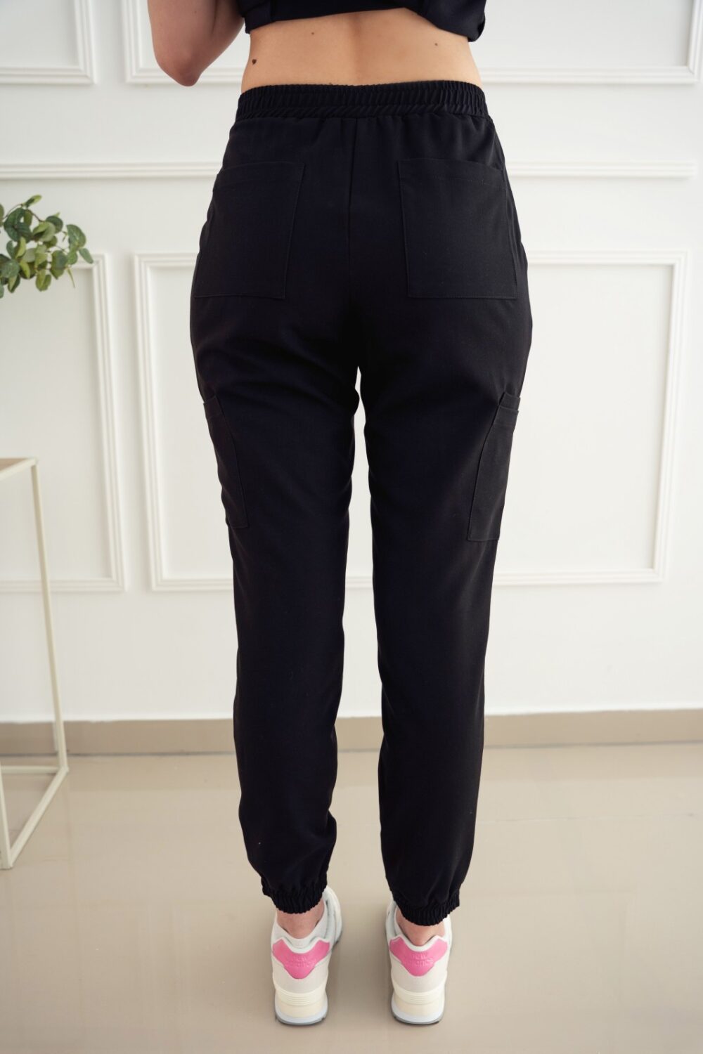 spodnie-joggery-czarne-2-scrabme