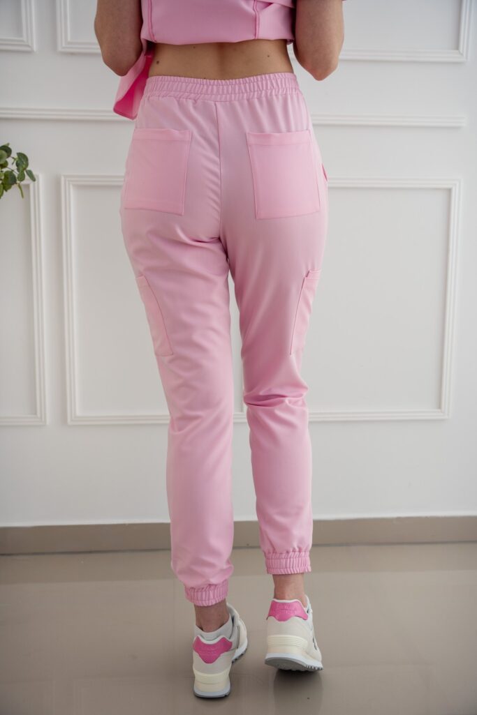 Spodnie Medyczne Joggery – Sweet Pink Scrabme