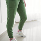 spodnie-joggery-zielone-2-scrabme