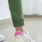 spodnie-joggery-zielone-3-scrabme