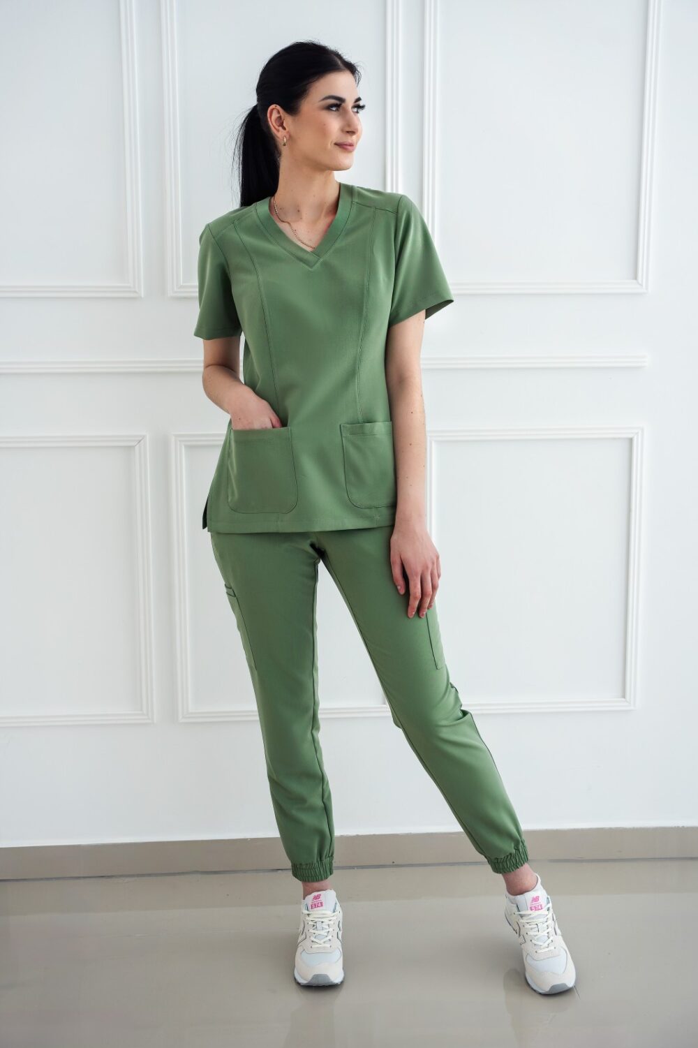 spodnie-joggery-zielone-4-scrabme