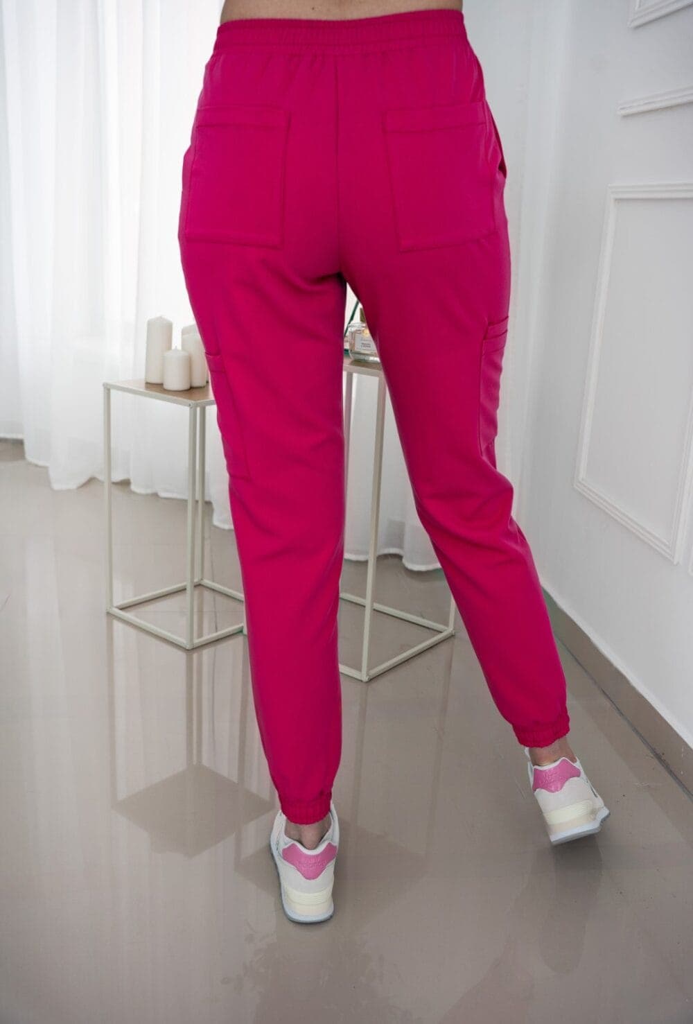 spodnie-medyczne-02-joggery-pink-scrabme
