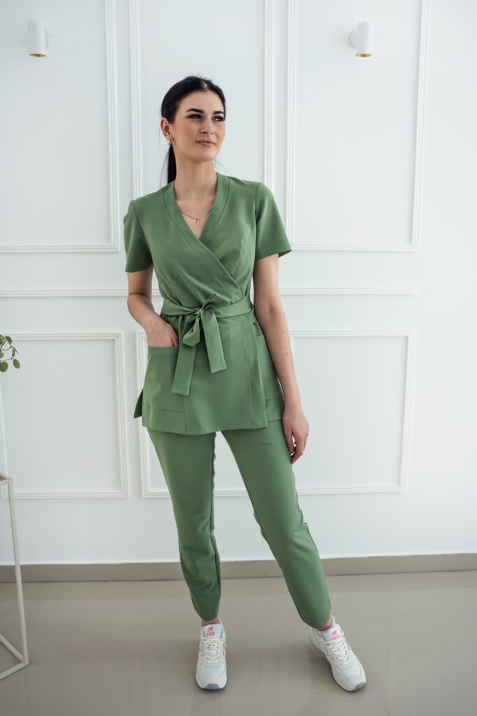 Spodnie Medyczne Proste – Green Scrabme