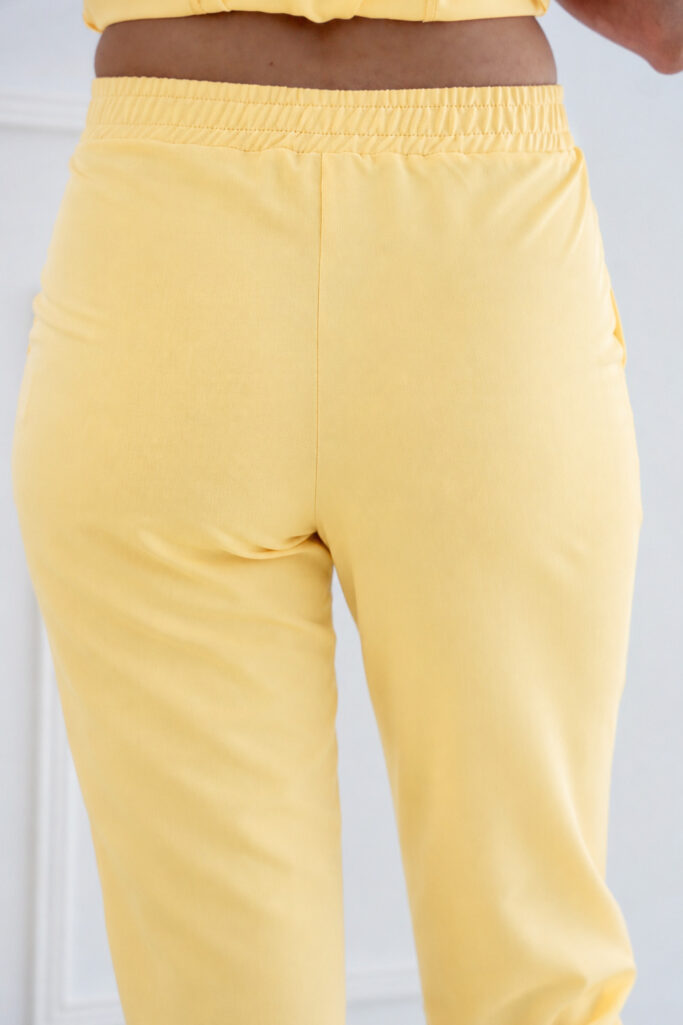 Spodnie Medyczne Proste – Butter Yellow Scrabme